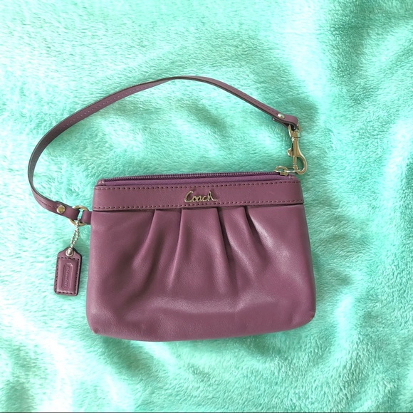 Coach wristlet - Picture 1 of 3